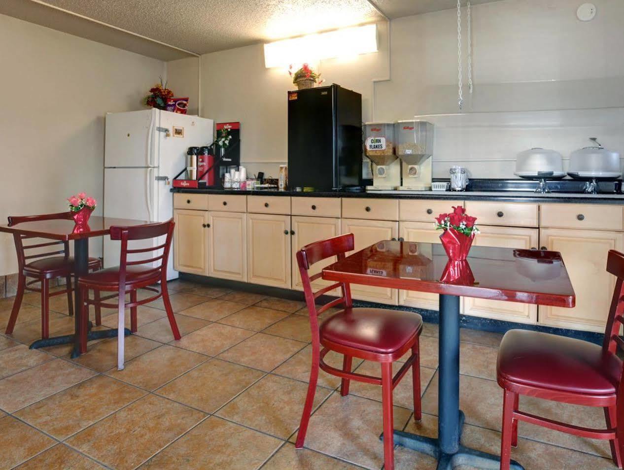 Americas Best Value Inn Alachua Bagian luar foto